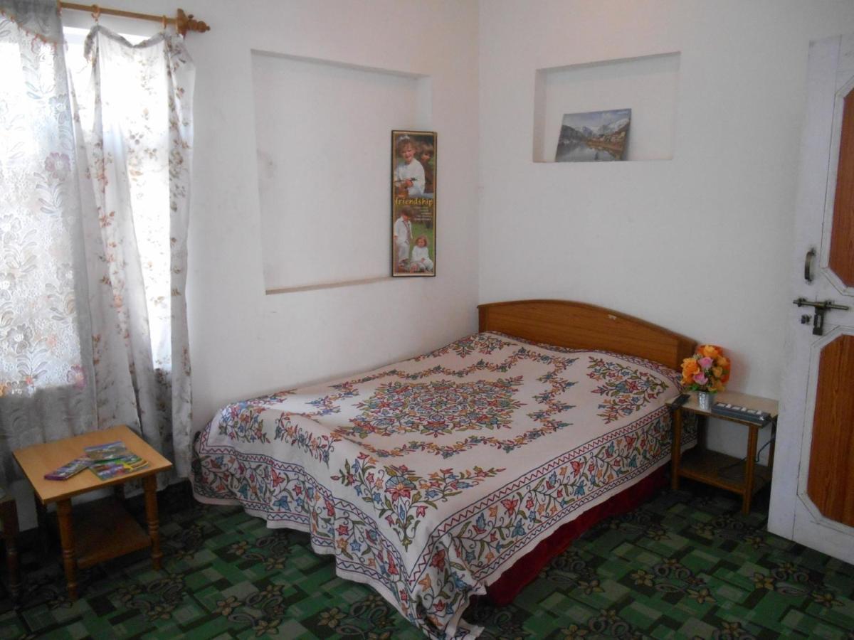 Apartament New World Srīnagar Zewnętrze zdjęcie
